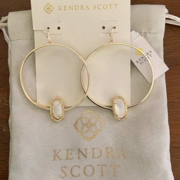 Kendra Scott Jewelry - NWT Kendra Scott Gold Elora in Hoops White MOP